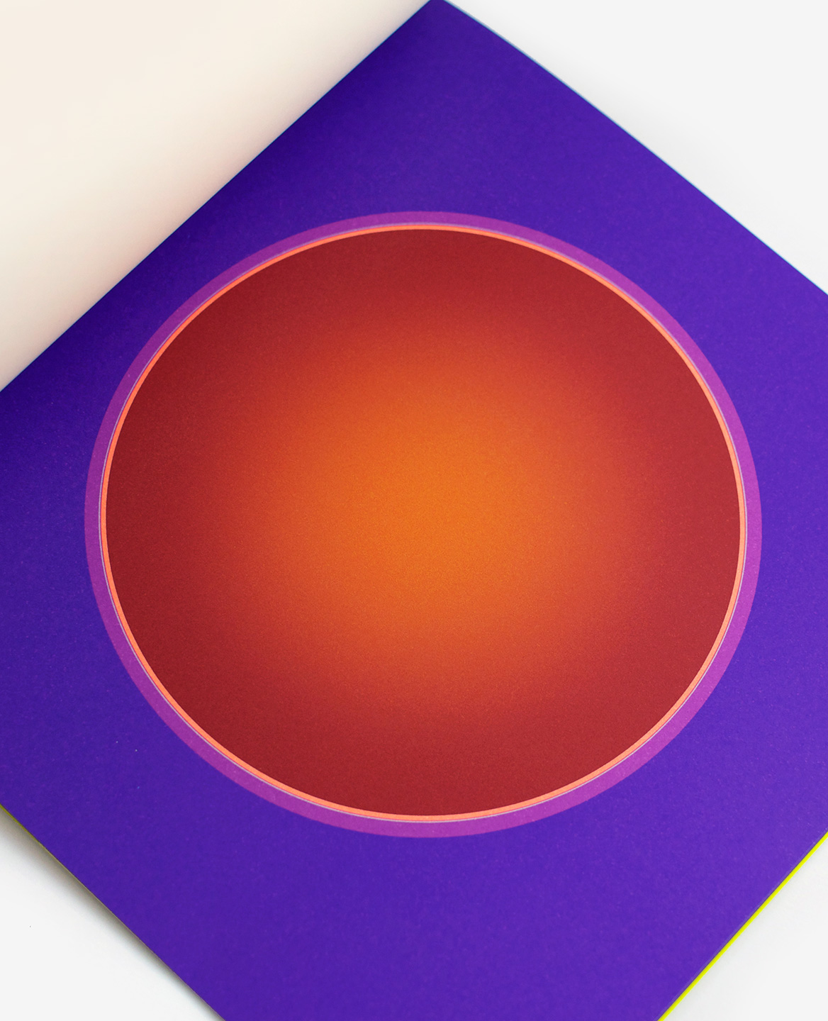 Soleil rouge du livre Au soleil