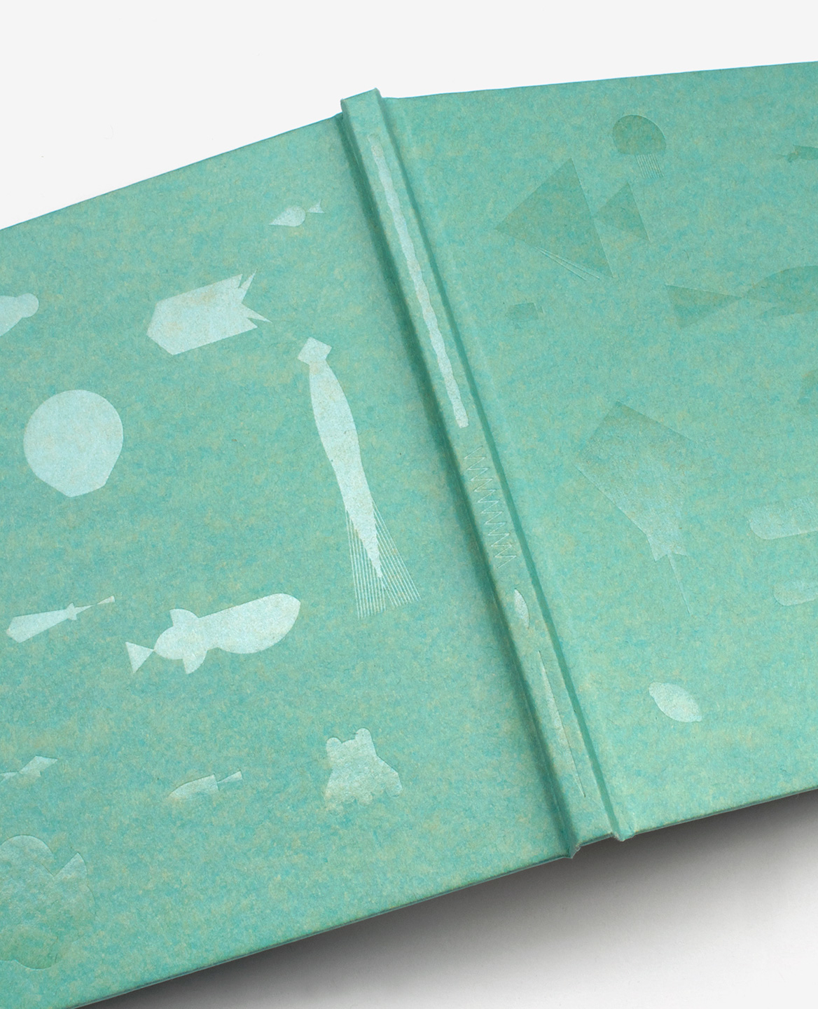 Detail of the transparent foil on the cover of the book Aquarium by Fanette Mellier published by Éditions du livre