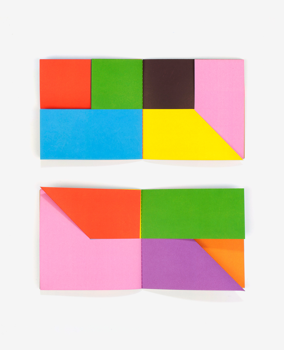 Multi colored pages of the book Colors by Antonio Ladrillo published by Éditions du livre